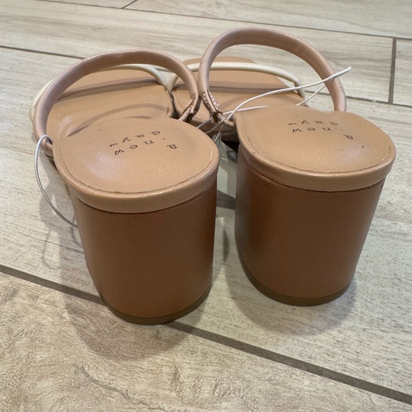 5 for $30 NWT! A New Day Memory Foam Sandals - Picture 5 of 7